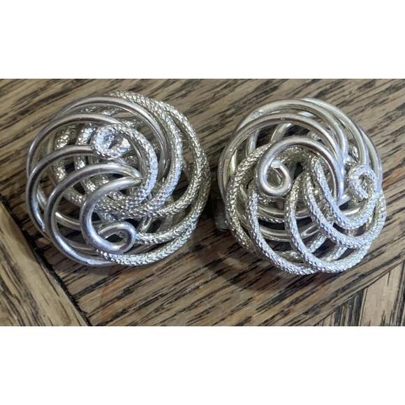 VINTAGE WESTERN GERMANY CLIP ON EARRINGS SILVER TONE ROUND - Picture 1 of 4